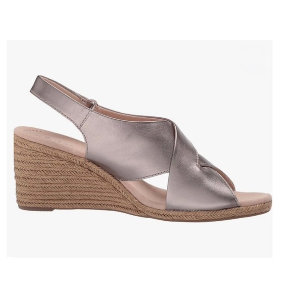 CLARK'S Ultimate Comfort Metallic Wedge Sandal sz 9 NEVER WORN Pewter Leather - Picture 13 of 14
